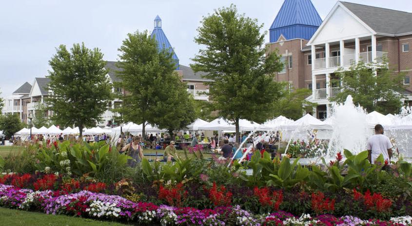 Shoppers find delectable options at the Kenosha Harbor Market.